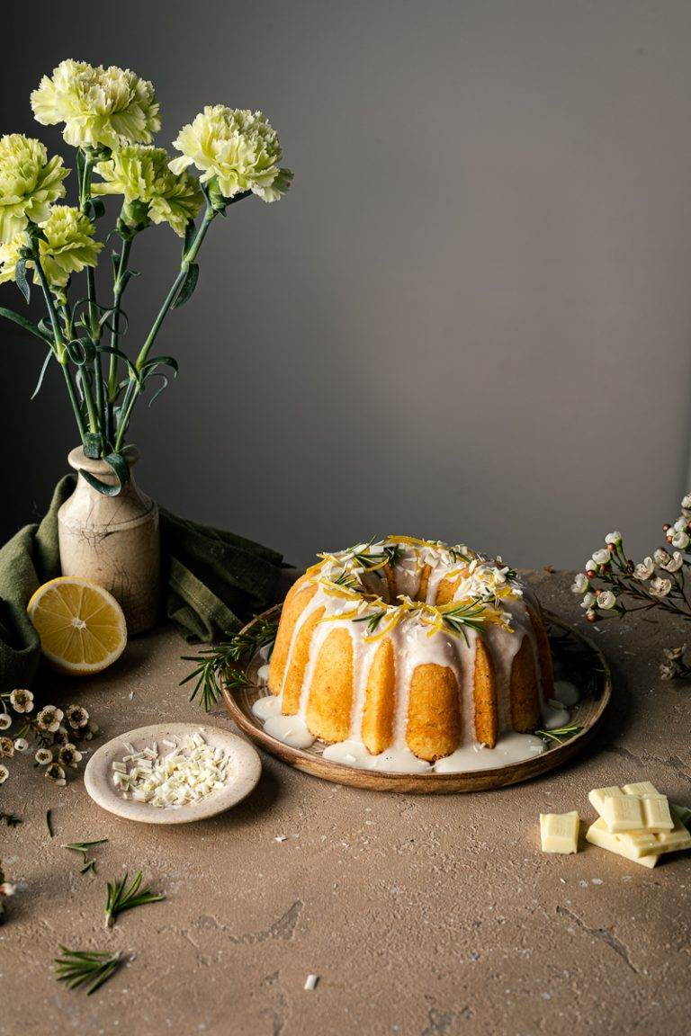 Bundt Cake Al Limone Cioccolato Bianco E Rosmarino Mangio Quindi Sono