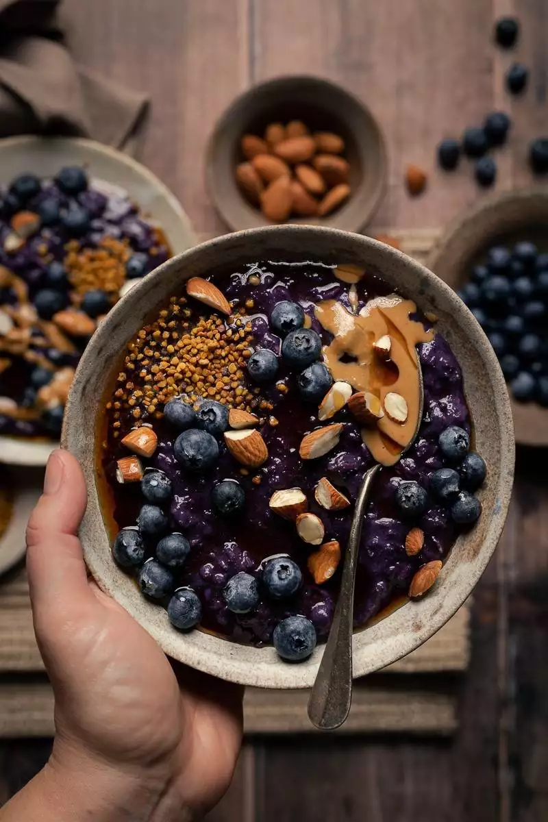 porridge ai mirtilli e carote viola