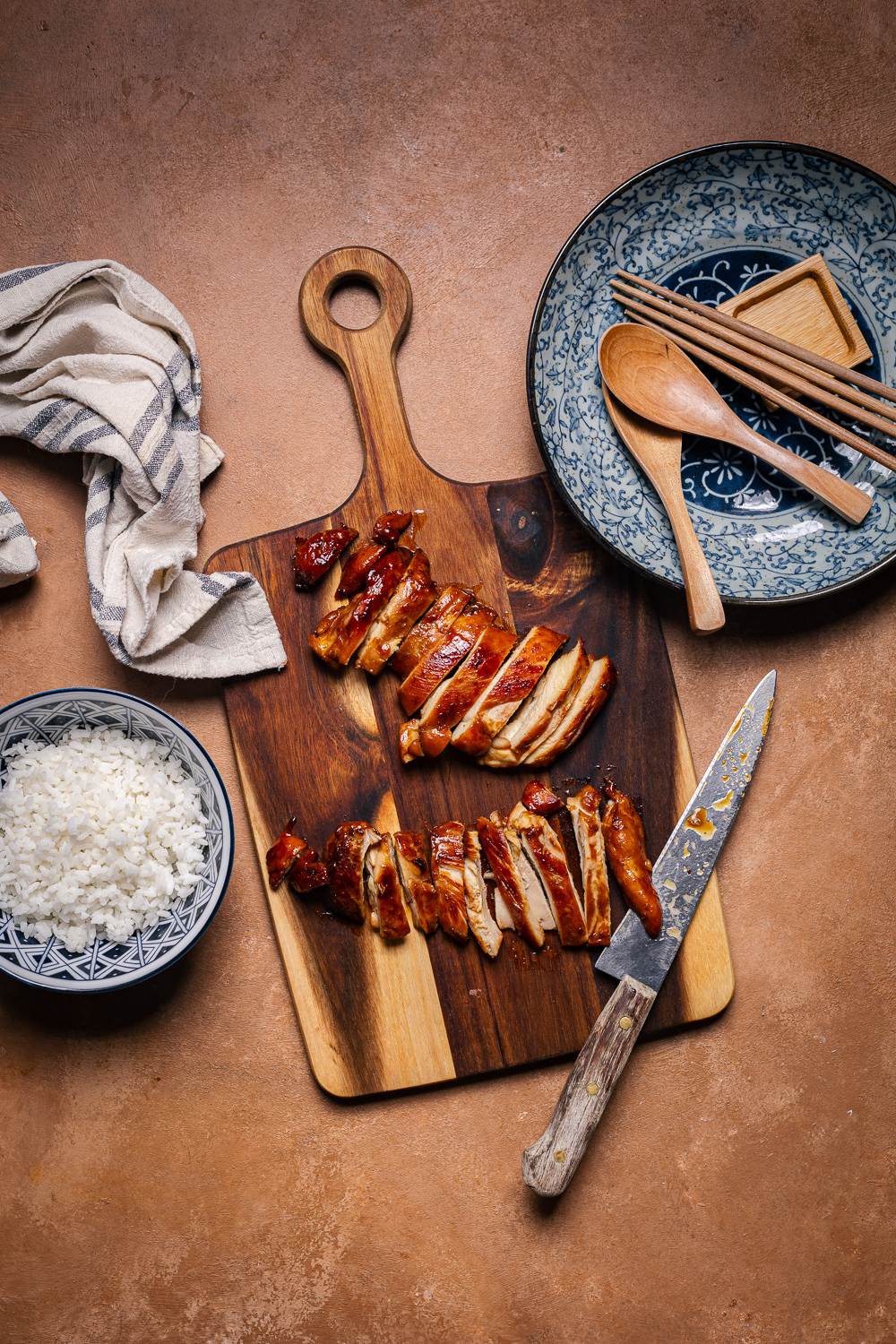 pollo teriyaki su tagliere