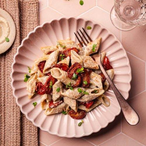 pasta al sugo di noci e pomodori arrostiti