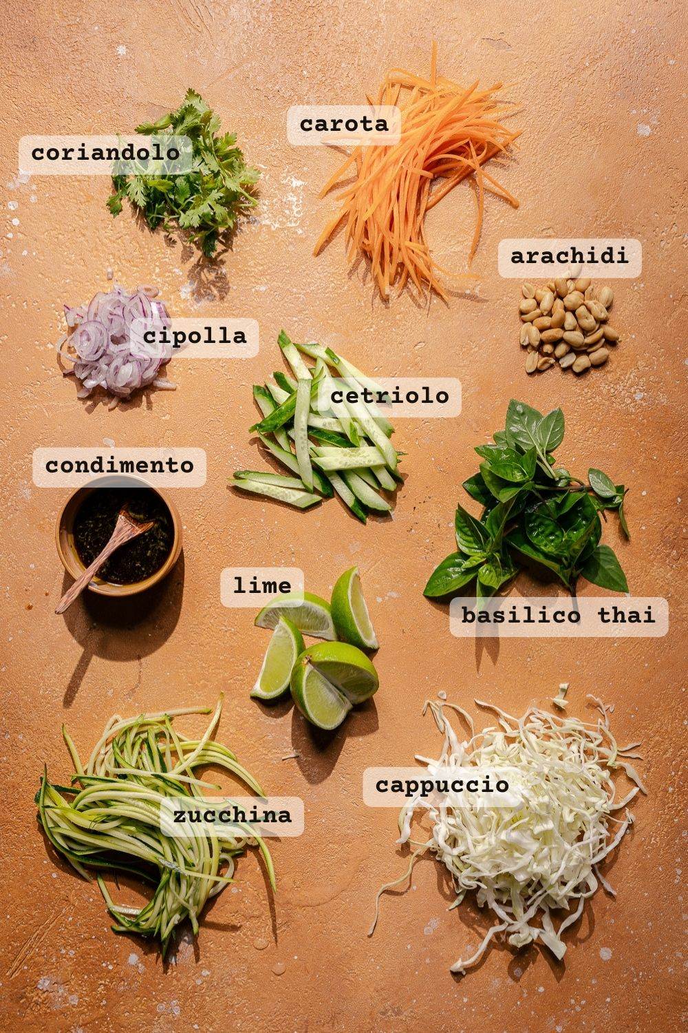 ingredienti insalata di calamari thailandese