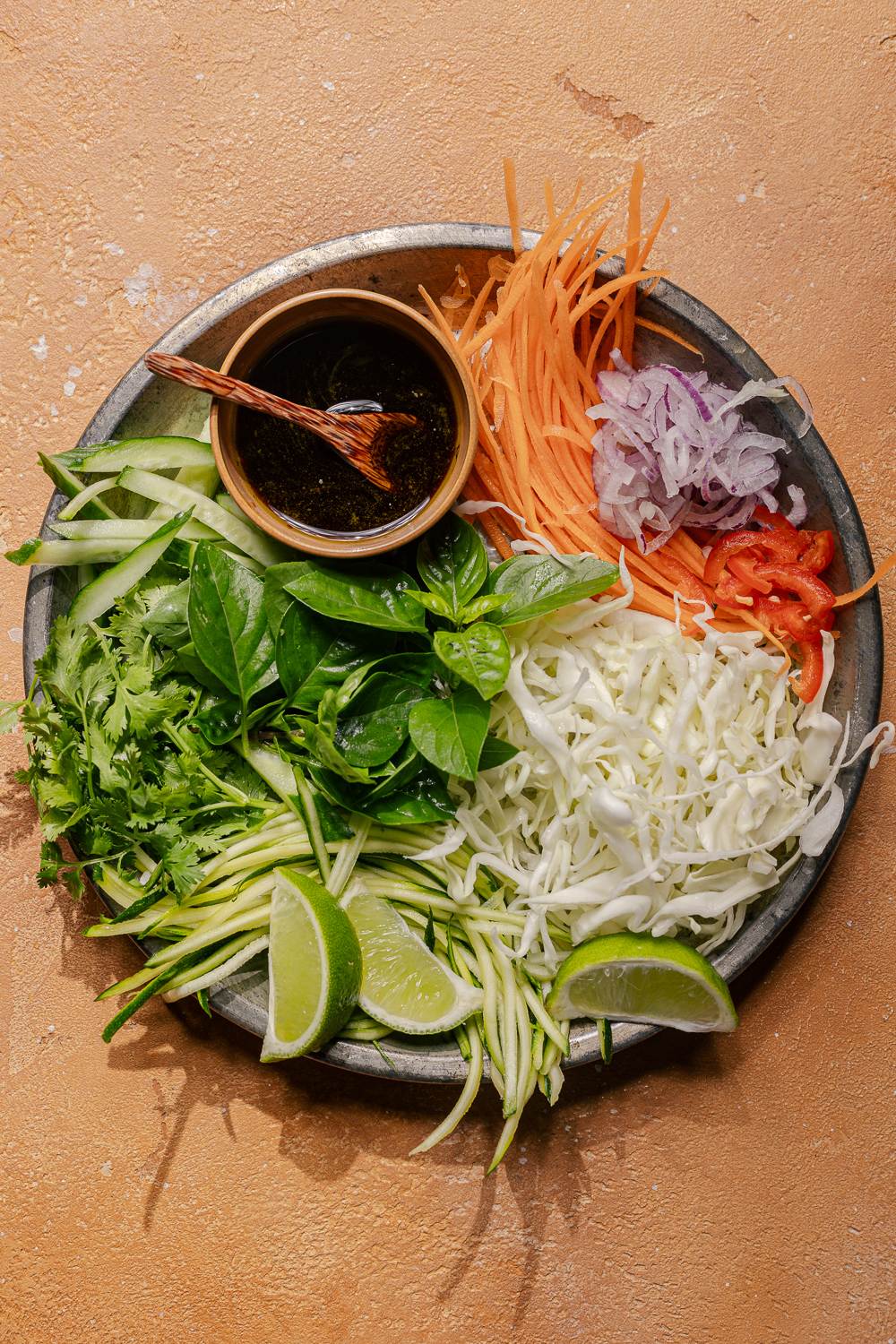 verdure per insalata di calamari thailandese