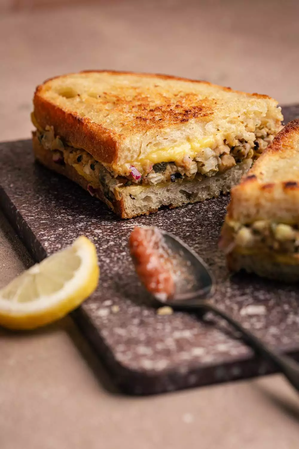 sandwich al tonno vegano vegan tuna melt