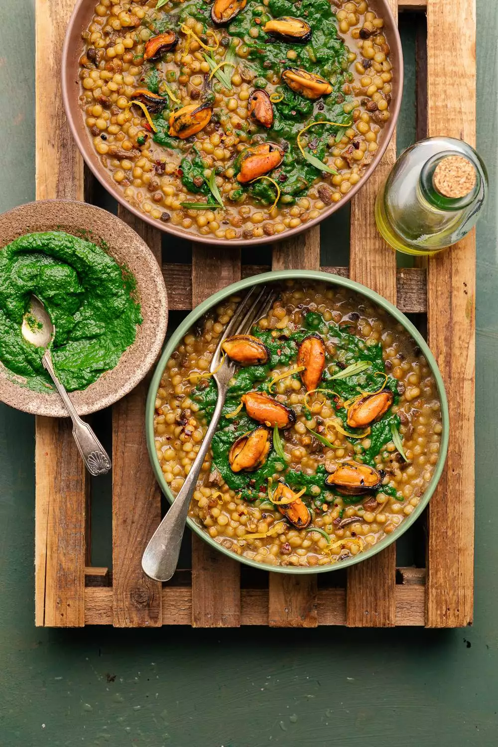 fregola sarda alle cozze e porcini con pesto di cime di rapa