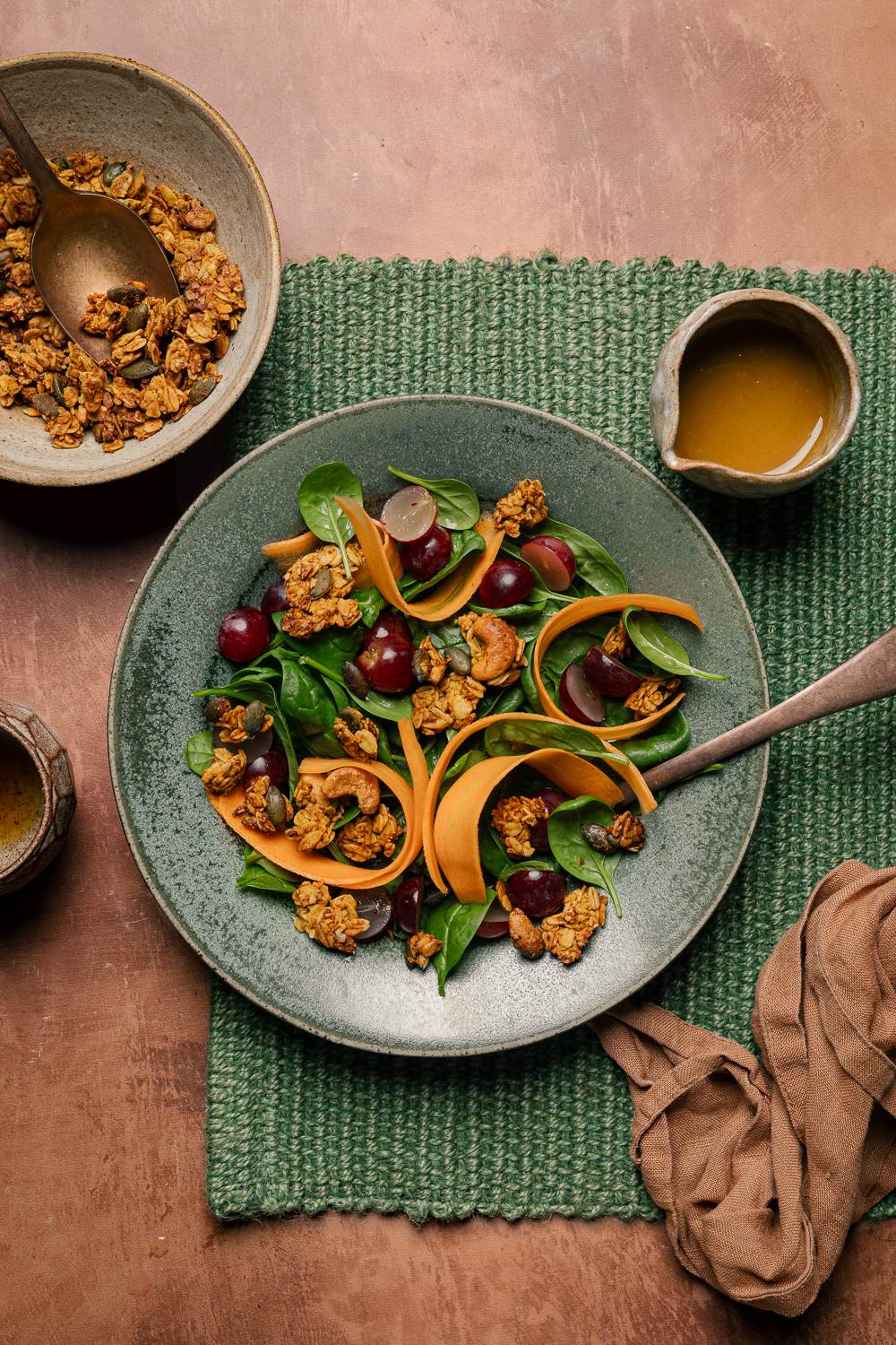 insalata con granola salata alla zucca veg